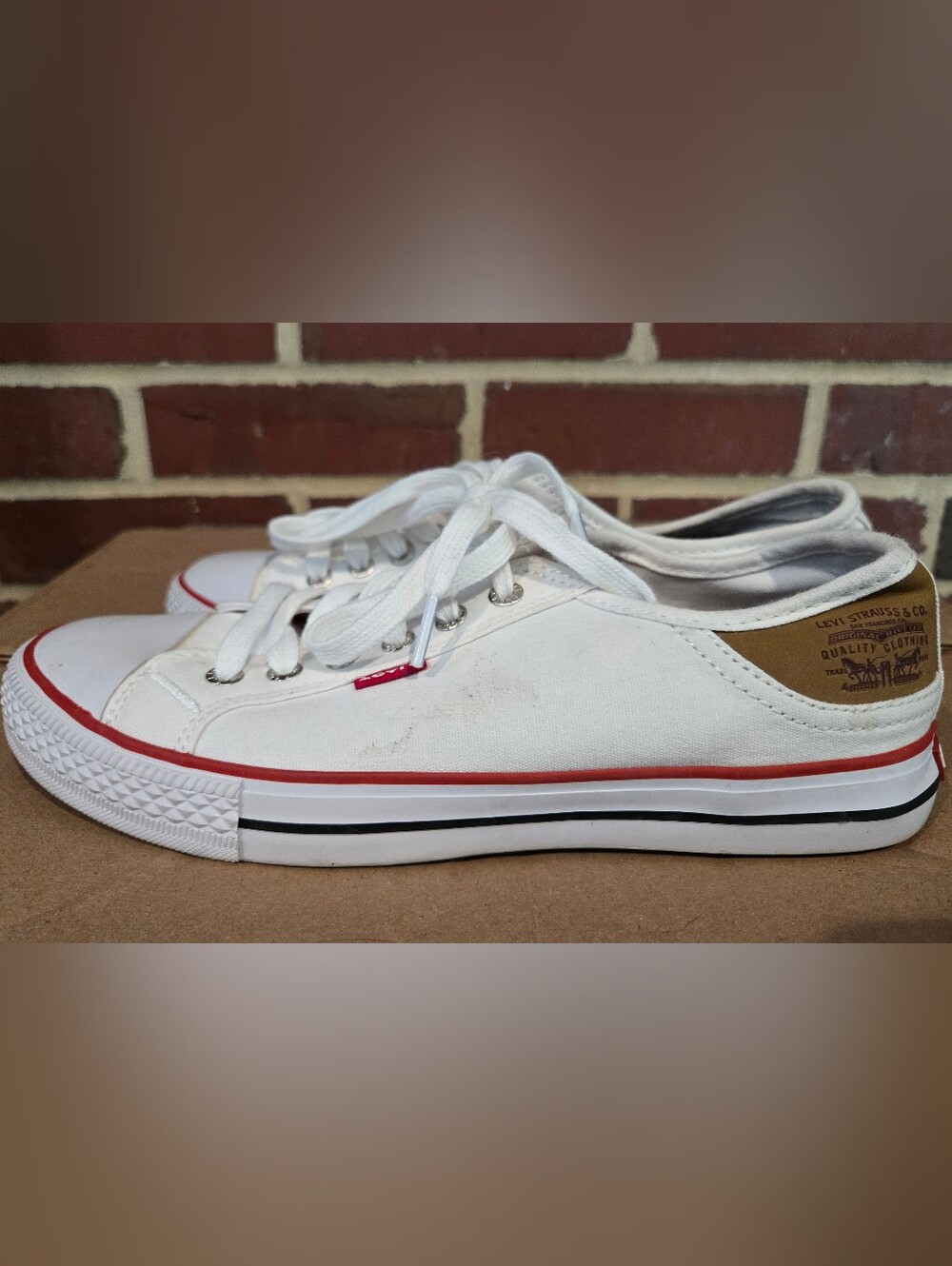 Levi's White Canvas Low Top Lace-Up Sneakers Women's Size 8.5 Casual Y2k Shoes - Picture 3 of 8
